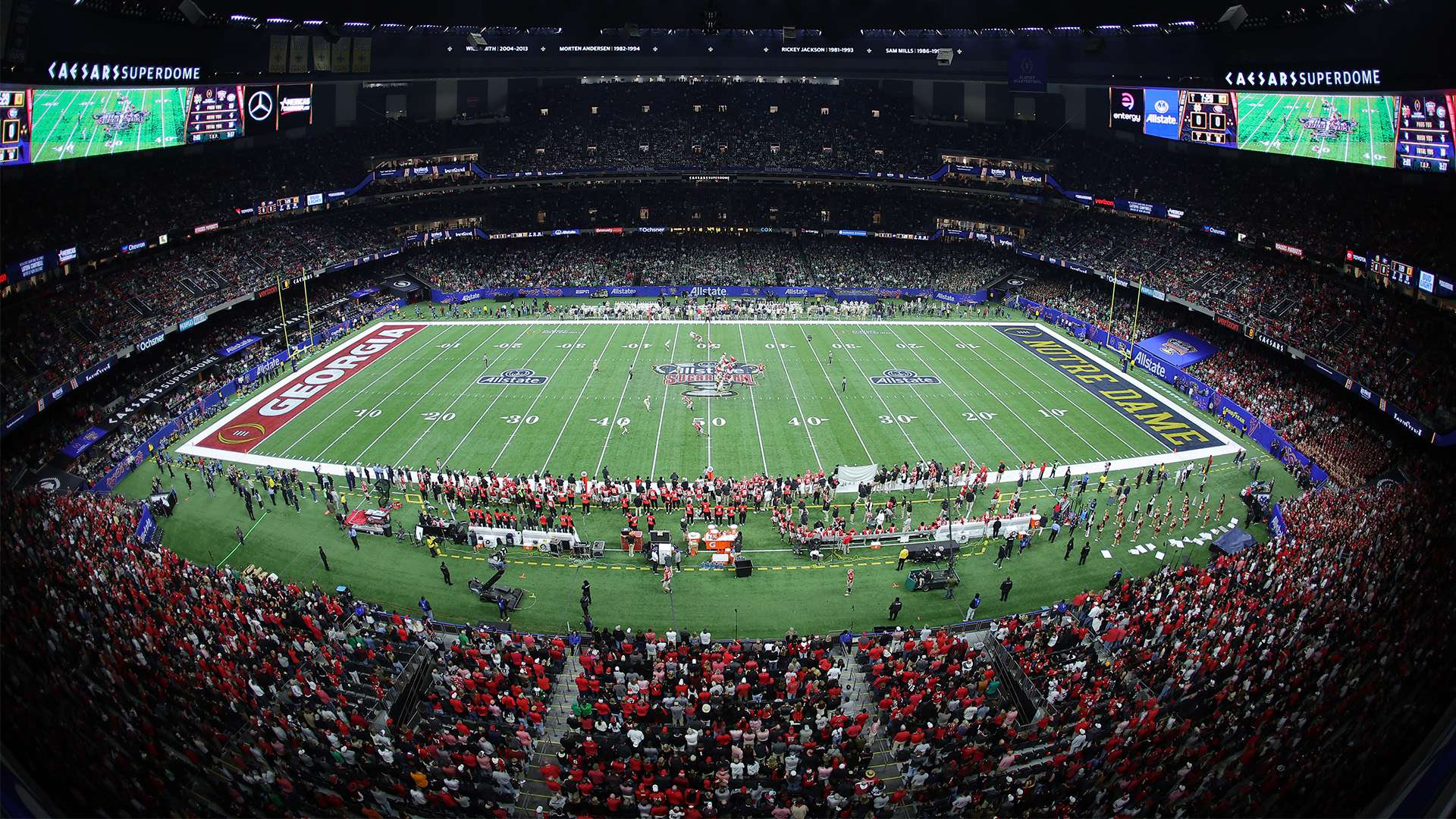 场上展开激 场上展开激